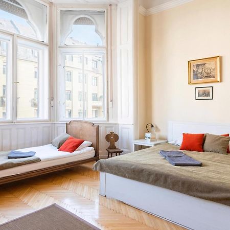 Stunning Spacious Art Nouveau Apart , Grand Piano Leilighet Budapest Eksteriør bilde