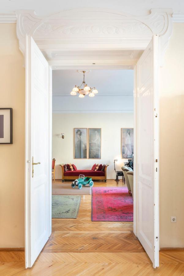 Stunning Spacious Art Nouveau Apart , Grand Piano Leilighet Budapest Eksteriør bilde