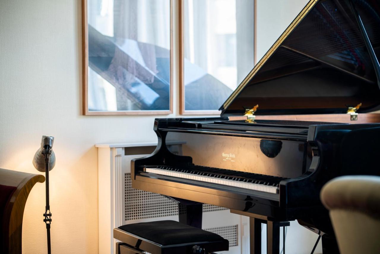 Stunning Spacious Art Nouveau Apart , Grand Piano Leilighet Budapest Eksteriør bilde