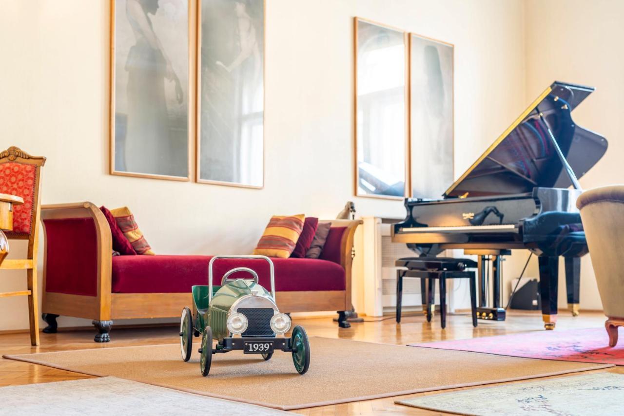 Stunning Spacious Art Nouveau Apart , Grand Piano Leilighet Budapest Eksteriør bilde